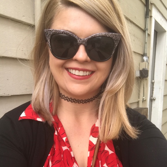 Meet your Posher, Jackie - Picture 7 of 8